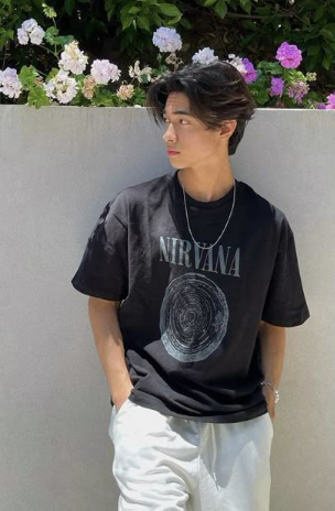 <em>Ethan Walker</em>